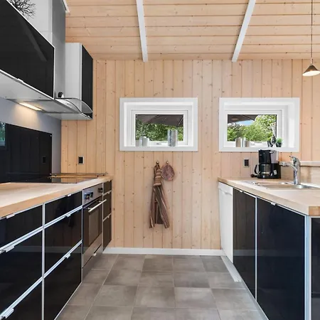 Onevus - 550m From The Sea By Interhome Humble